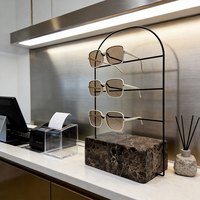 Présentoir de Comptoir Personnalisé pour Lunettes de Soleil avec Base en Marbre et Structure Métallique pour Magasin d'Optique