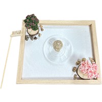 Mini Jardin Zen en Résine Façonné à la Main avec Bambou et Rotin pour Table de Bureau, Kit de Plateau de Sable, Arbre de Cerisier Sakura, Lanterne en Pierre et Râteau