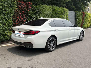 <span class=keywords><strong>Voiture</strong></span> d'occasion très demandée BMW Série 5 530Li Version Luxe de pointe avec toit ouvrant Moteur 2.0T Véhicule professionnel certifié d'occasion - Product Image 4