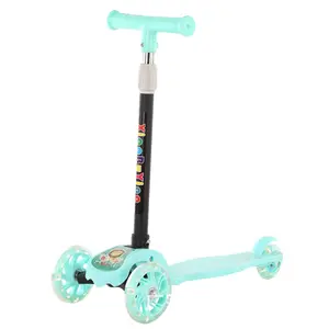 Acquistare nuovo modello di prezzo poco costoso di alta qualità multi-funzione 3 ruote per bambini di scooter mini bambino di scooter