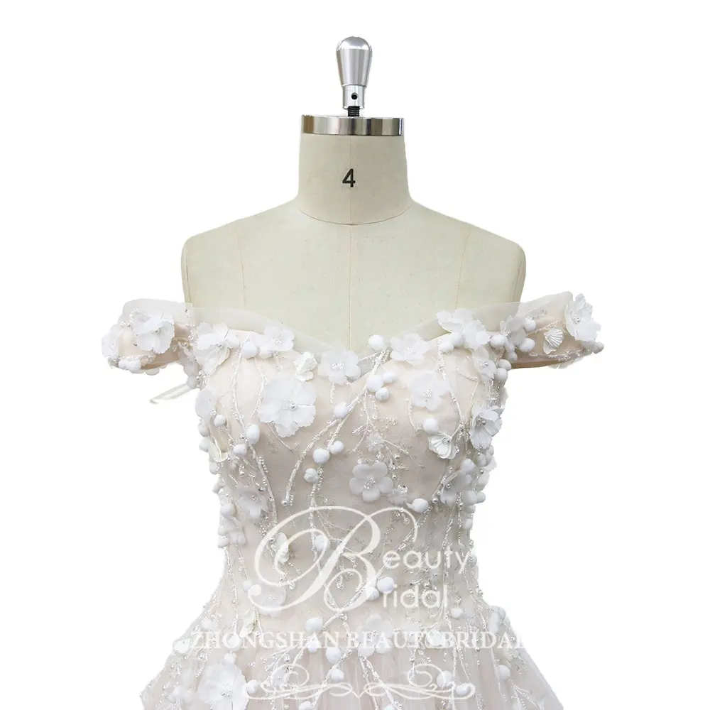 Hot sale pictures of beautiful wedding gowns luxury lace wedding dress with 3D beading lace dress