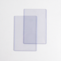 Vente en gros de porte-cartes de collection minimalistes en plastique rigide 3x5, imprimés en sérigraphie, pour la protection de grandes photos et cartes sportives