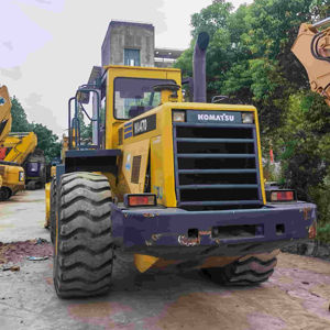 Cargadora de Ruedas KOMATSU WA200-WA470 de Segunda Mano con Motor y Bomba de Alta Eficiencia, 1 Año de Garantía - Product Image 1