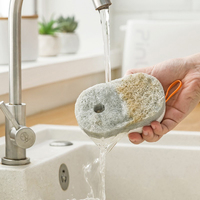 Brosse de nettoyage liquide de type presse en gros avec distributeur de savon, brosse à linge adaptée pour éliminer les taches liquides sur les vêtements