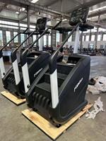 Appareil de cardio-training pour usage commercial : Simulateur d'escalade avec écran