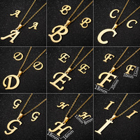 Parure de bijoux tendance pour femme : collier et boucles d'oreilles étanches en acier inoxydable plaqué or 18 carats, lettres A-Z (26 lettres)