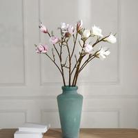 Großhandel Künstlicher Magnolienzweig Künstliche Magnolienblüte mit Gefrosteten Knospen für Chinesischen Stil Inneneinrichtung Rustikale Hochzeit Blumendekoration