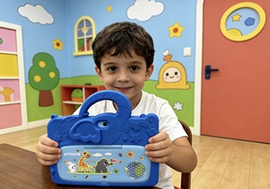 جهاز لوحي جديد للأطفال ATOUCH KT2 Pro بشاشة <span class=keywords><strong>7</strong></span> بوصات مع برنامج تعليمي Iwawa، معالج رباعي النواة بسرعة 1.3 جيجاهرتز، يعمل بنظام أندرويد وواي فاي - Product Image 2