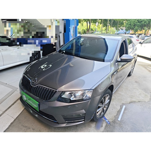 <span class=keywords><strong>Skoda</strong></span> Octavia 2017 d'occasion, berline compacte essence automatique, traction avant, gris foncé, véhicule d'occasion pour concessionnaires - Product Image 1