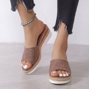 Sandalias de tacón inclinado para mujer, novedad de verano 2025, con suela gruesa, tacón medio, estilo boca de pez, de una tira, frescas, para playa - Product Image 2