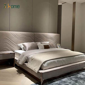 Комплект мебели для спальни из итальянской кожи Villa: роскошная кровать King-size с мягкой обивкой и стальным каркасом в минималистичном стиле - Product Image 3