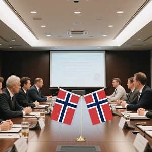 Patrón de bandera noruega Bandera de mesa 14X21cm Diseño de doble cara Rojo Azul Blanco Color clásico Decoración de escritorio de oficina - Product Image 5