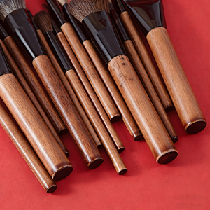 ชุดแปรงแต่งหน้าขนแพะธรรมชาติพรีเมียม ขายส่ง รับทำโลโก้ แปรงแต่งหน้าขนม้าด้ามไม้ นุ่มพิเศษ - Product Image 4