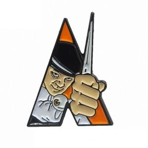 Fabricante <span class=keywords><strong>de</strong></span> la promoción Triángulo <span class=keywords><strong>de</strong></span> mano personalizado Mano que sostiene la insignia <span class=keywords><strong>de</strong></span> arma afilada - Product Image 1
