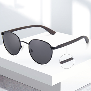 Unisex occhiali da sole intelligenti di alta qualità piccola struttura in metallo tempio in legno polarizzato occhiali da sole con <span class=keywords><strong>lenti</strong></span> Tac stile moda - Product Image 4