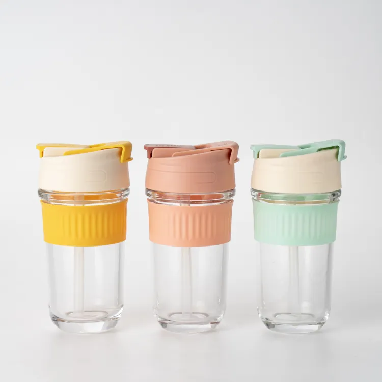 थोक रंगीन कांच गिलास ढक्कन के साथ BPA मुक्त ग्लास सिप्पी कप भूसे के साथ ODM OEM कांच गिलास