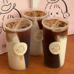 Vasos Desechables de Plástico PP PET de 700 ml (16 oz) Personalizados para Café, Jugos, Smoothies, Té de Burbujas Boba, con 2 Compartimentos y Tapa - Product Image 4