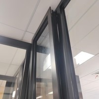 Fenêtre à battant en aluminium triple vitrage Low-E sur mesure AMJ NFRC CSA pour maison conteneur, avec fonction oscillo-battante