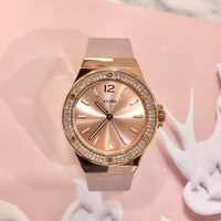 Montre à quartz à trois aiguilles pour femmes à la mode