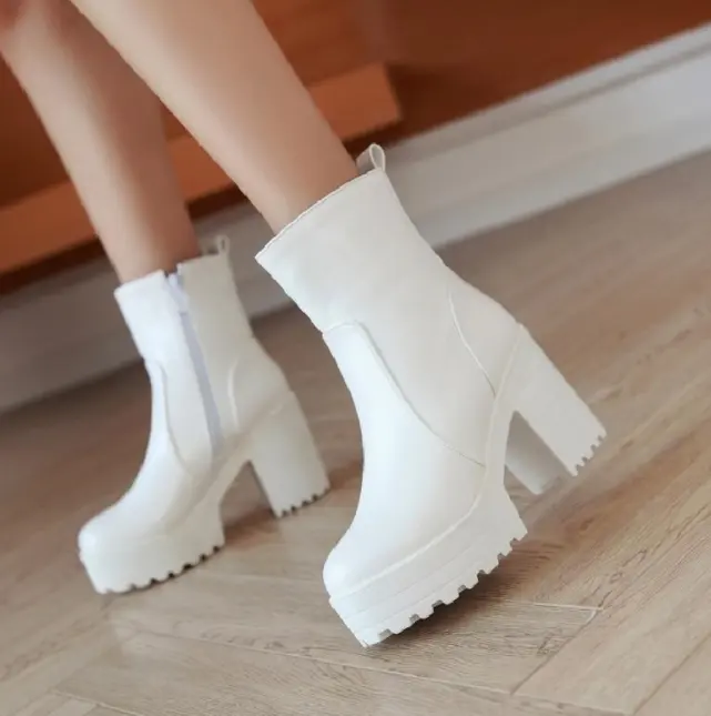 cy31141a Winter New Style 1 MOQ Low Price Fashion Ladies white black Boots Sexy Woman Big Size Chunky High Heels Boots