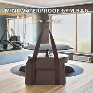 Petit sac de sport unisexe - Sac de voyage en polyester imperméable avec fermeture à glissière pour les escapades de week-end et les entraînements sportifs - Product Image 2