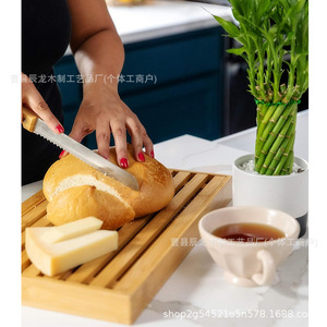 เขียงไม้ไผ่เฉินหลง ขนาด 44.5x27.2x4 ซม. พร้อมถาดรองเศษขนมปัง สำหรับหั่นขนมปังและเตรียมขนมปังปิ้ง - Product Image 4