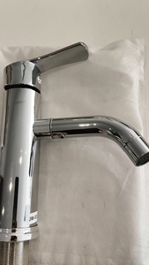 Robinet de lavabo moderne à trou unique, rotatif à 360 degrés, eau chaude et froide, en acier inoxydable, pour salle de bain, appartement, robinet de mélange d'eau - Product Image 3