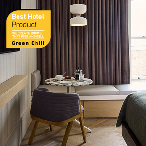 Muebles de dormitorio para hotel boutique en el centro de la ciudad, suite moderna con paneles de madera, diseño personalizado para proyecto de hostelería urbana con diseño a medida. - Product Image 1