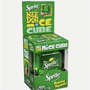 Juguete Antiestrés Sensorial de Compresión Green NeeDoh Nice Cube Sprite de Schylling para Aliviar el Estrés y Ventilar Emociones - Product Image 1