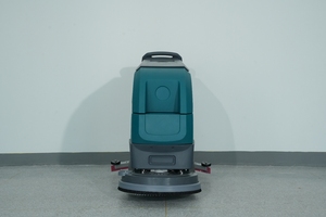Machine de nettoyage de sols industriels autopropulsée pour un lavage sans effort - Product Image 6
