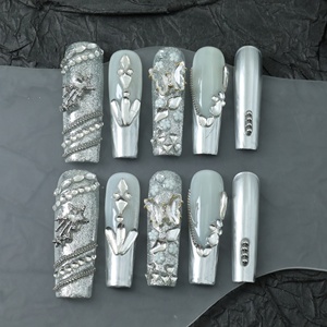 Vente en gros de faux ongles faits main de luxe en acrylique, couvrance totale 3D, longs, forme cercueil, motifs papillon et étoile, French manucure, haute qualité - Product Image 3