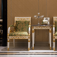 Chaise d'Appoint Néoclassique de Luxe en Tissu Encadré Laque Blanche et en Velours Vert de Conception Artistique