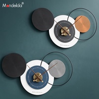 Horloge murale en forme de souris de conception nouvelle génération Mandelda, horloge murale ronde en bois, décoration mignonne, horloge d'art pour la chambre d'enfant, promotion