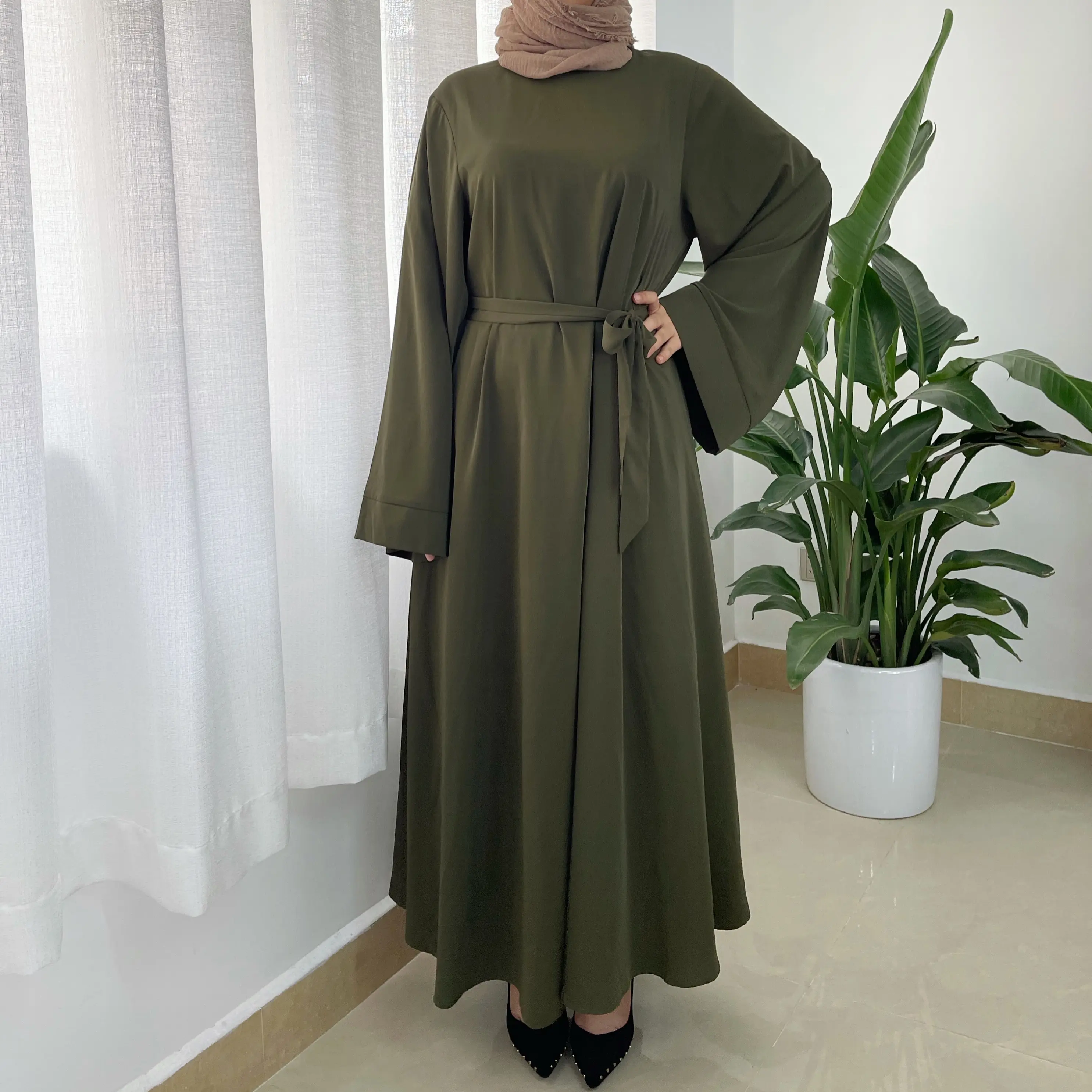 Gamis Nida dengan Lengan Lebar Lebar, Gaun Longgar Abaya Lipit Tutup UK dengan Sabuk Yang Cocok