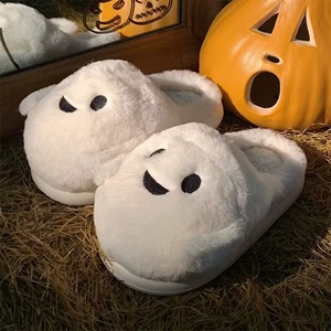 Pantoufles d'Halloween pour hommes en flanelle, chaudes et confortables, motif fantôme mignon de dessin animé, bout rond, chaussures d'intérieur d'hiver - Product Image 4
