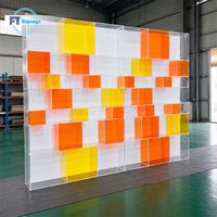 Maßgefertigtes Modulares Acryl-Würfel-Displaysystem LED-Beleuchteter Einzelhandels-Präsentationsturm für Luxus-Geschäfte Museum Ausstellungs-Display