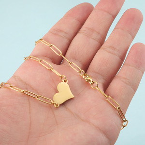 Collana con Ciondolo a Cuore Romantico, Catena in Acciaio Inossidabile Impermeabile, Gioielli alla Moda per Donne e Ragazze, Regalo per Fidanzamento, Matrimonio e Feste - Product Image 2