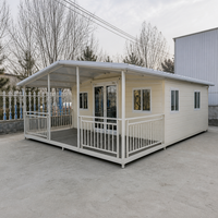 Maison modulaire à toit en pente construite en usine avec une disposition intérieure personnalisée pour les projets résidentiels et les vacances - Maison préfabriquée