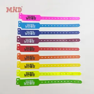 Customized RFID Bracelets 13.56MHz Soft PVC NFC Chip RFID Wristbands