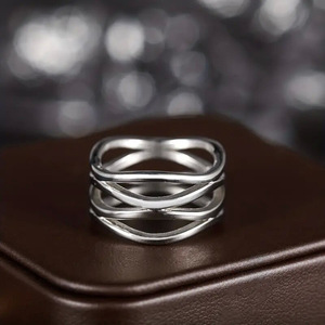 Anello Geometrico in Acciaio Inossidabile Q719, Gioiello Unisex Moderno e Alla Moda, Design Semplice, Regalo per Uomini e Donne - Product Image 6