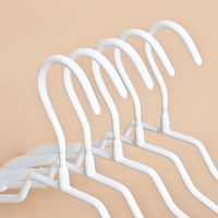 Cintres métalliques robustes de haute qualité, antidérapants, pour le rangement et la présentation des vêtements (vente en gros)