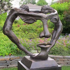 <span class=keywords><strong>Sculpture</strong></span> de paysage en métal sur mesure, grande taille, <span class=keywords><strong>visage</strong></span> humain, statue d'art de jardin, bronze abstrait, statue de <span class=keywords><strong>couple</strong></span> amoureux, baiser, métallique - Product Image 2