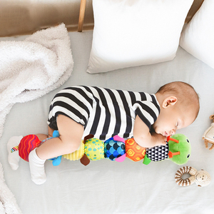 Juguetes de Peluche para Bebés: Oruga Sensorial Musical Personalizada con Sonajero y Rango de Sonido, para Tiempo Boca Abajo, con Regla - Product Image 4