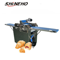 Machine automatique de fabrication, découpe et roulage de croissants, pâte à croissants, ligne de production de croissants pour boulangerie