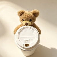 Vente en gros d'ours en peluche personnalisables, mignons, de style dessin animé, pour accessoires de tasse à café, pailles et breloques de bureau