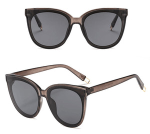 Occhiali da Sole Estivi da Donna Stile Vintage Cat Eye con Montatura Oversize in PC e <span class=keywords><strong>Lenti</strong></span> in Blu Bianco Oro Trasparente Rosso - Product Image 3