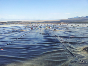 Géomembrane HDPE ASTM GM13 résistante aux UV 1,5 mm 2,0 mm pour mine d'<span class=keywords><strong>or</strong></span> - Product Image 2