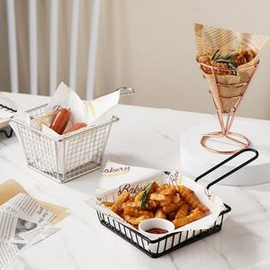 Papel de Hornear para Envolver Hamburguesas |   Empaque a Prueba de Grasa de Grado Alimenticio para la UE y EE. UU., Color y Diseño Personalizados para Pan y Galletas - Product Image 3