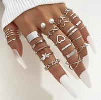 Ensemble de bagues vintage empilables pour doigts, délicates, torsadées, creuses, avec zircone cubique, cristal, papillon et perle, pour femme