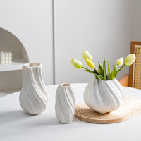 Vase pour arrangement floral, vase en céramique blanc mat de style crème haut de gamme, décoration de salon, récipient à fleurs